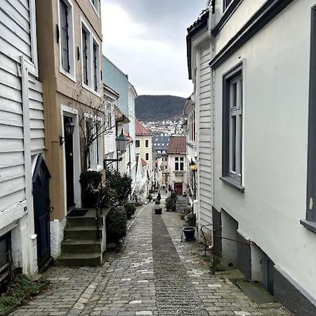 Cozy Apartment In Popular Street Bergen Exterior foto