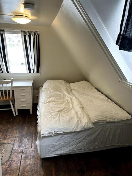 Cozy Apartment In Popular Street Bergen Exterior foto