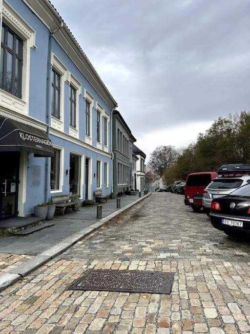 Cozy Apartment In Popular Street Bergen Exterior foto